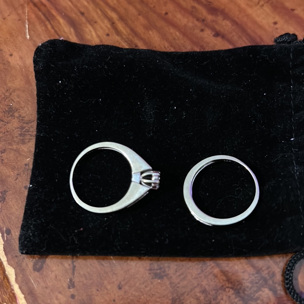 Wedding rings - Picture 2 of 2